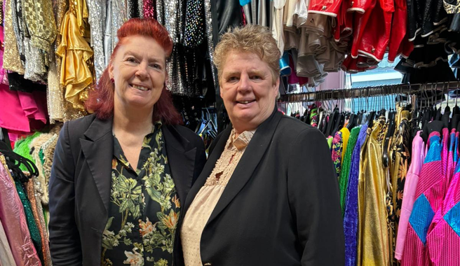 De zussen Jolanda de Lange en Annita Tock